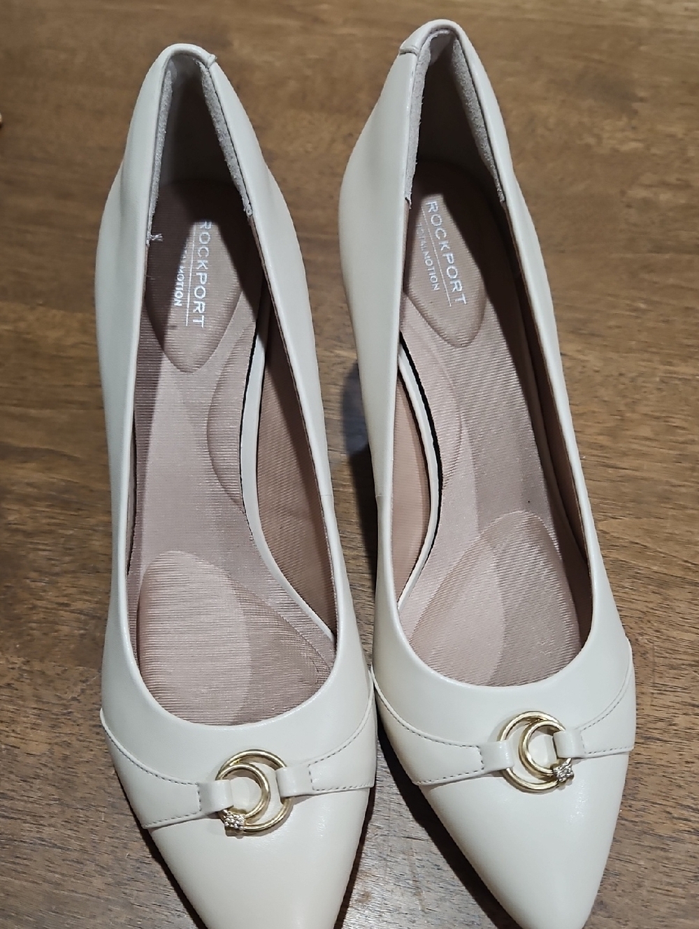 Rockport Cream Pointed-Toe Heels with Gold Ring Accent